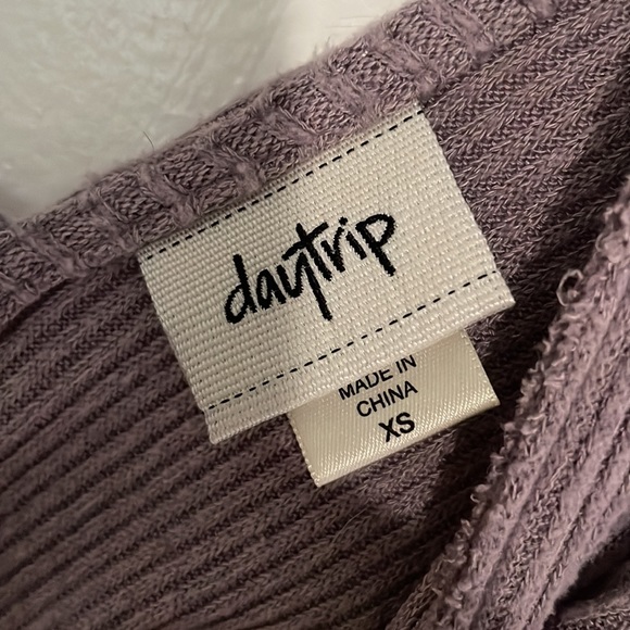 Cute top - Picture 3 of 5